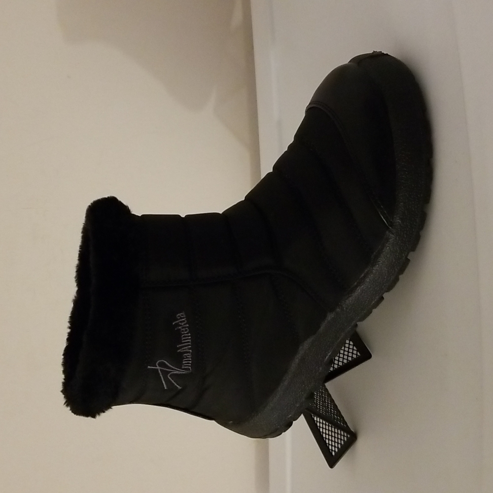 Anna Almeida Snow Boots